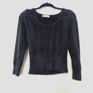 ZARA SWEATER BLACK SMALL V NECK PUFF SLEEVES FAUX FUR LIKE NEW